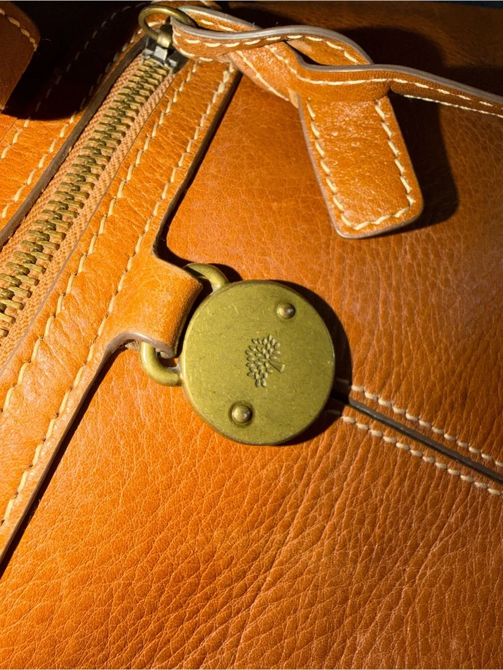 Mulberry Brown Leather Shoulder Bag with Front Zip Pocket